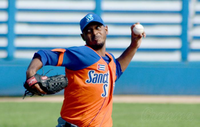 Béisbol Serie 59 IND vs SSP Yamichel Perez