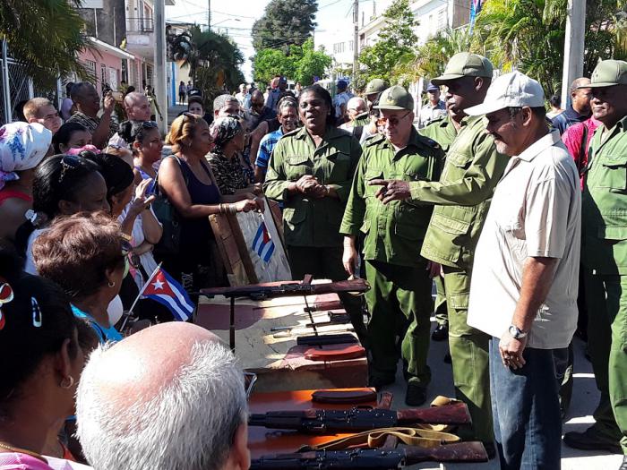 Como en aquel 30 de Noviembre, Santiago de Cuba reafirmó en estos Días Nacionales de la Defensa la determinación de sus hijos de defender a cualquier precio las conquistas de la Revolución. Foto: Eduardo Palomares