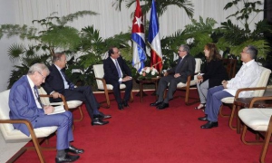 Raúl y Díaz-Canel reciben a personalidades extranjeras