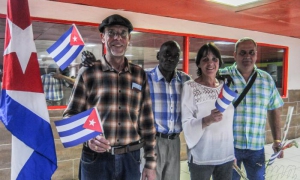 RECIBIMIENTO A MEDICOS CUBANOS