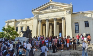 Avispero contra el Bloqueo