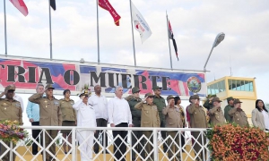 Raul Castro y la Brigada Movil de Tropas Territoriales