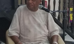 El autor Eugenio Hernández Espinosa. 