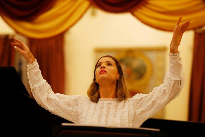 Mónica Marziota, una voz que merece promoción en los medios cubanos. foto: Gabinete Esteban Salas