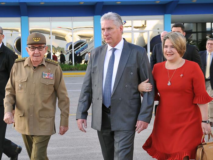 Llegó Díaz-Canel a Argentina para asistir a toma de posesión del presidente electo Alberto Fernández Pérez