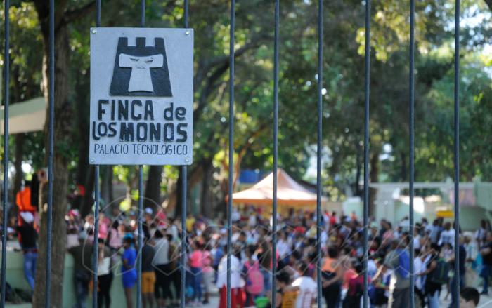 Padres y chicos aprovechan cada espacio para sentirse en familia
