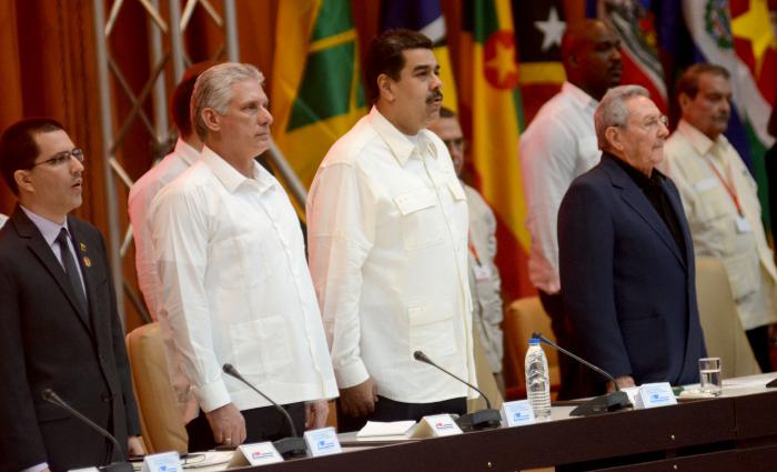 Acto por el XIII Aniversario de la fundación del ALBA presidido por el General de Ejército Raúl Castro Ruz, presidente de los Consejos de Estado y de Ministros y Nicolás Maduro Moro, presidente de la República Bolivariana de Venezuela.