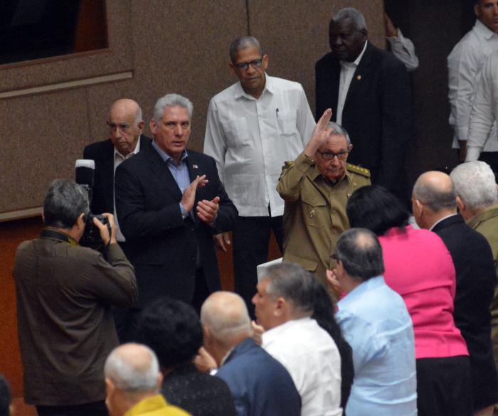 Cuarto periodo ordinario de sesiones de la IX Legislatura de la ANPP, presidida por el General de Ejército Raúl Castro Ruz, Primer Secretario del CCPCC, Miguel Díaz-Canel Bermúdez, Presidente de la República de Cuba, Esteban Lazo Hernández, presidente de la ANPP y del Consejo de Estado.