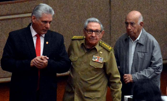Cuarto periodo ordinario de sesiones de la IX Legislatura de la ANPP, presidida por el General de Ejército Raúl Castro Ruz, Primer Secretario del CCPCC, Miguel Díaz-Canel Bermúdez, Presidente de la República de Cuba, Esteban Lazo Hernández, presidente de la ANPP y del Consejo de Estado.