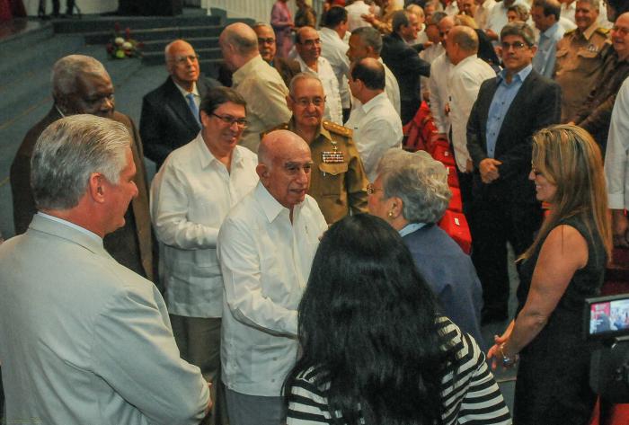 Acto por el 60 Aniversario del MINREX, en la Salña Universalñ de las FAR, Presidido por Miguel Diaz Canel Bermudez, Presidente de los Consejos de Estado y de Ministros, José Ramón Machgado Ventura, Segundo Secretario del CCPCC y Bruno Rodríguez Parrilla, Ministro del MINREX