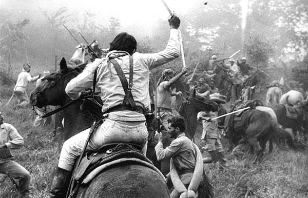 Imagen de La primera carga al machete, de Manuel Octavio Gómez