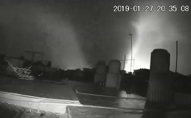 Tornado captado por una cámara de seguridad en La Habana el 27 de enero de 2019.