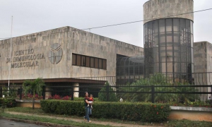 Visita al Centro de Inmunología Molecular.Nanotecnología.
Foto: Yaimí Ravelo 18/05/2012
Sapu3880