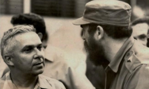 Santiago Álvarez con Fidel. 