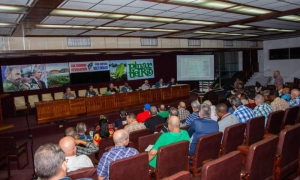Exhorta Valdés Mesa a acortar plazos en inversiones agrícolas de Pinar del Río