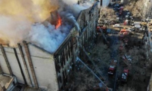 INCENDIO EN FÁBRICA DE LA INDIA DEJA  MÁS DE 40 MUERTOS Y VARIOS HERIDOS