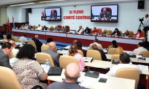 Encabezado por Raúl, sesionó el XI Pleno del Comité Central del Partido Comunist