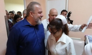Recorre Primer Ministro instituciones hospitalarias