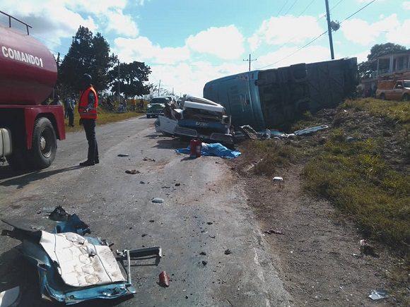 Accidente masivo en Camagüey deja 4 fallecidos y 26 lesionados
