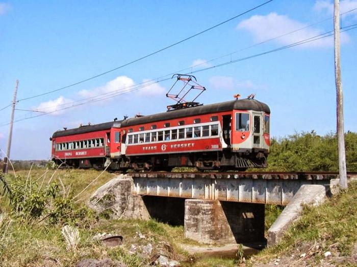El tren comunica al poblado de Hershey con el barrio de Casablanca en La Habana y con la ciudad de Matanzas. Foto: Archivo de Granma 