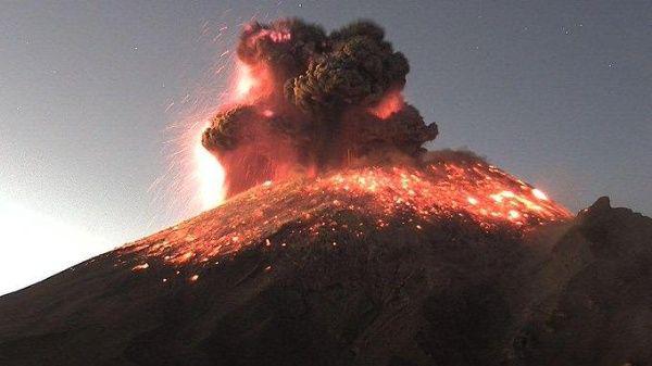 Alerta Amarilla en México por actividad de volcán Popocatépetl
