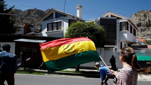 Desde su refugio en Argentina, el mandatario Morales, denunció este viernes que Romero llevaba 
