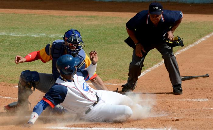 Beisbol Serie 59 Play Off Final MTZ vs CMG  Lesly Anderson Out en Home