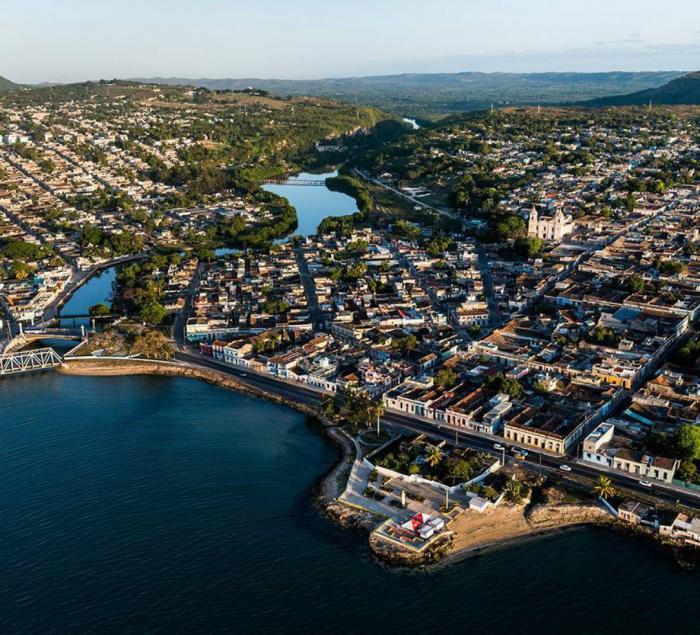 Hay quienes se atreven a asegurar que la urbe matancera pudiera prescindir de no pocas cosas, pero nunca de sus ríos y de su bahía. Foto: Tomada de Internet