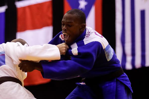 Gerardo Rodríguez (azul) de Cuba, combate en -81 kg masculino frente a Nathan Ostergaard, de Estados Unidos, en Villa Deportiva Nacional (VIDENA) durante los VI Juegos Parapanamericanos Lima 2019, el 25 de Agosto de 2019 en Lima, Perú. FOTO: Calixto N. Llanes/Periódico JIT (Cuba)