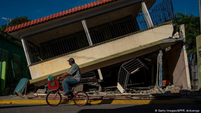 Foto de casa en ruinas luego del terremoto en Puerto Rico