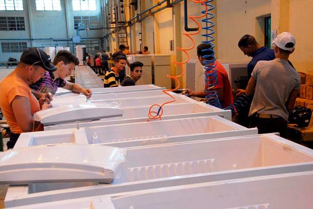 El refrigerador es el producto estrella de la Inpud. foto del autor