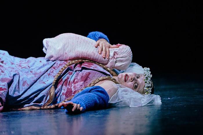 El círculo de tiza caucasiano, del Berliner Ensemble (Alemania). 