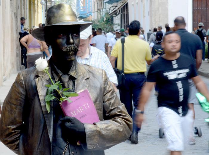 José Martí Estatua Callejera