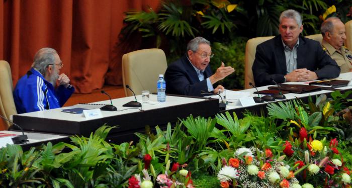 El propósito fundamental de las asambleas distritales, municipales y provinciales es evaluar el estado de cumplimiento de los acuerdos y resoluciones aprobadas en el 7mo. Congreso, unido a las directrices del Primer Secretario. foto: Jorge Juvenal Balán Neyra