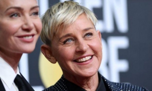 La actriz, comediante y presentadora Ellen Degeneres recibió el premio especial 