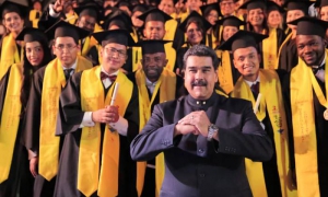 Desde octubre del año 2005 a la fecha se han graduado más de 28 000 Médicos Inte