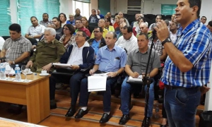 Ramiro Valdés chequea el programa del níquel