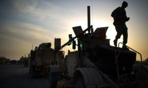 Un soldado estadounidense en las afueras de la ciudad de Nasiriyah, en el sur de