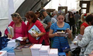 La Feria demuestra la voluntad de Cuba de preparar culturalmente a su pueblo. 