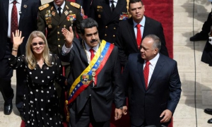 Maduro aseveró que desde la Casa Blanca se pretendió atar «de pies y manos» fina