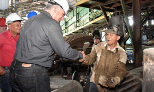 Díaz-Canel recorrió áreas del central Majibacoa y al intercambiar con los obrero