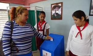 Delegados votan en El Cerro, La Habana