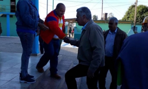 Díaz-Canel inició si visita por el central Uruguay  