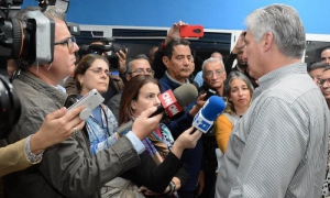 Díaz-Canel: “Tengan por seguro que no nos vamos a rendir”