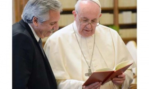 El papa y Alberto Fernández se reúnen en el Vaticano