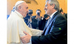 El papa y Alberto Fernández se reúnen en el Vaticano