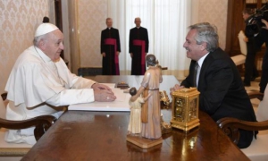 Recibe papa Francisco a presidente de Argentina, Alberto Fernández