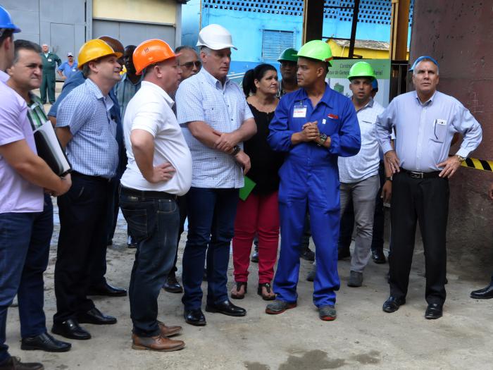 Ninguna idea sola resuelve los problemas que tenemos, dijo el Presidente y convocó a generar ambientes de trabajo que propicien el debate. foto: estudios revolución