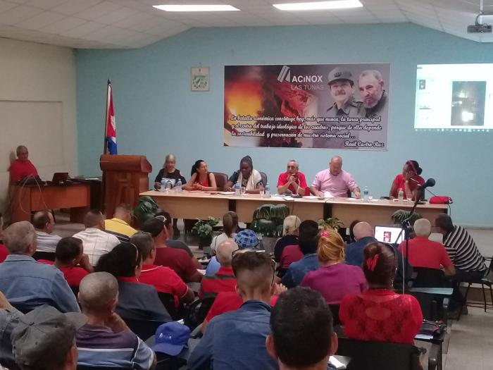 Jóvenes pinareños efectúan asamblea