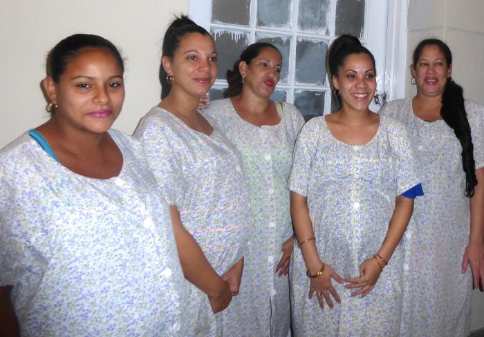 Las gestantes que traen gemelos internadas en el Hogar Materno provincial de Matanzas no hacen otra cosa que hablar de su dicha y del reto futuro como madres. 